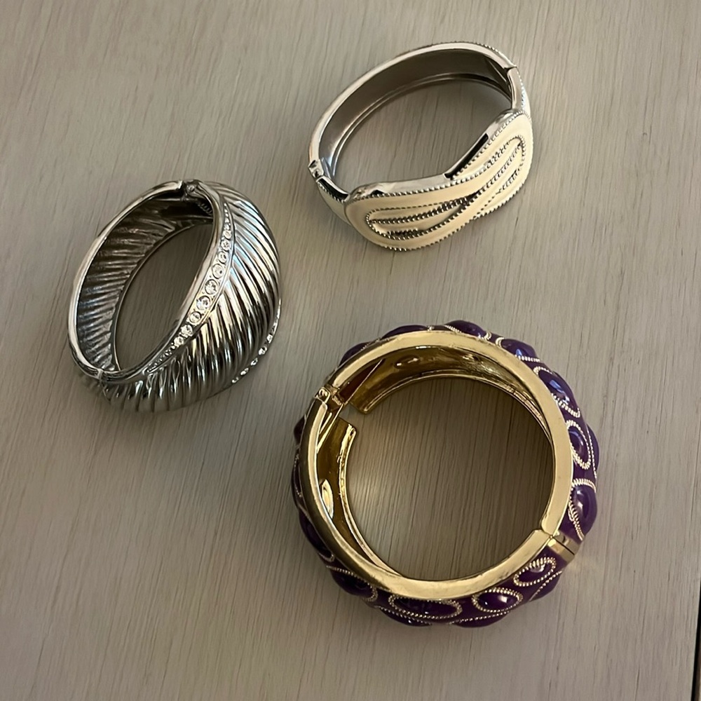 Bracelets - Picture 1 of 4
